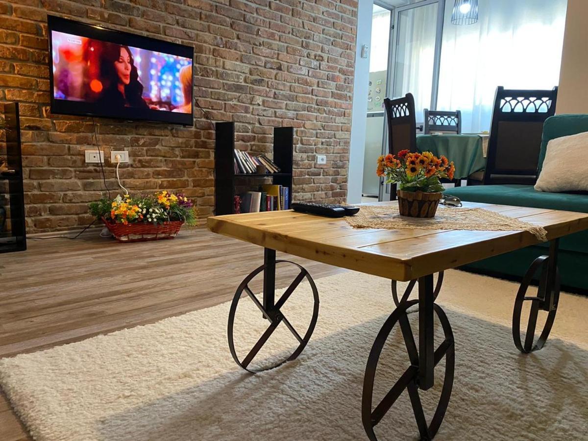 Ultra Apartments 'New Baazar' Tirana Kültér fotó
