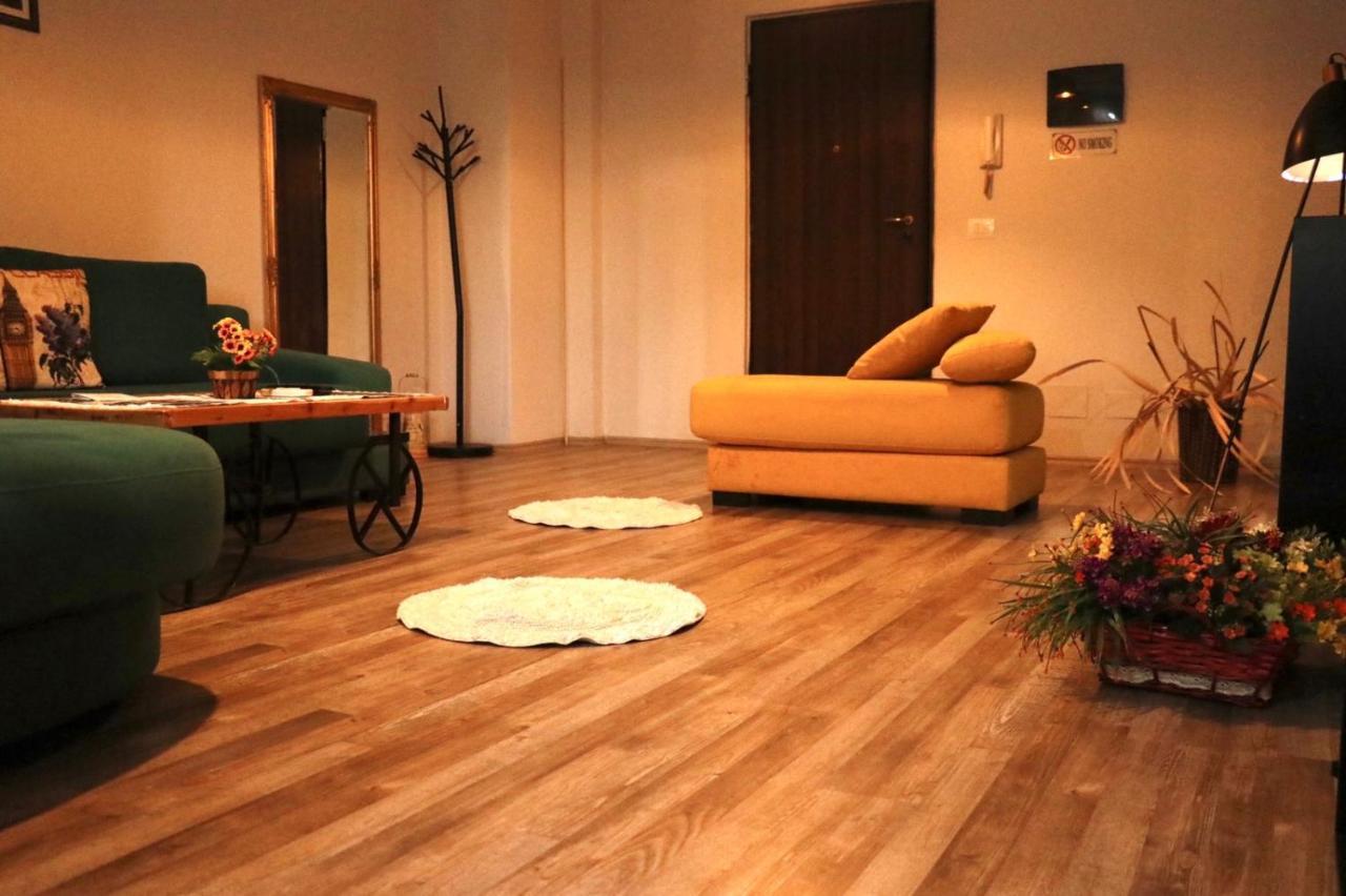 Ultra Apartments 'New Baazar' Tirana Kültér fotó